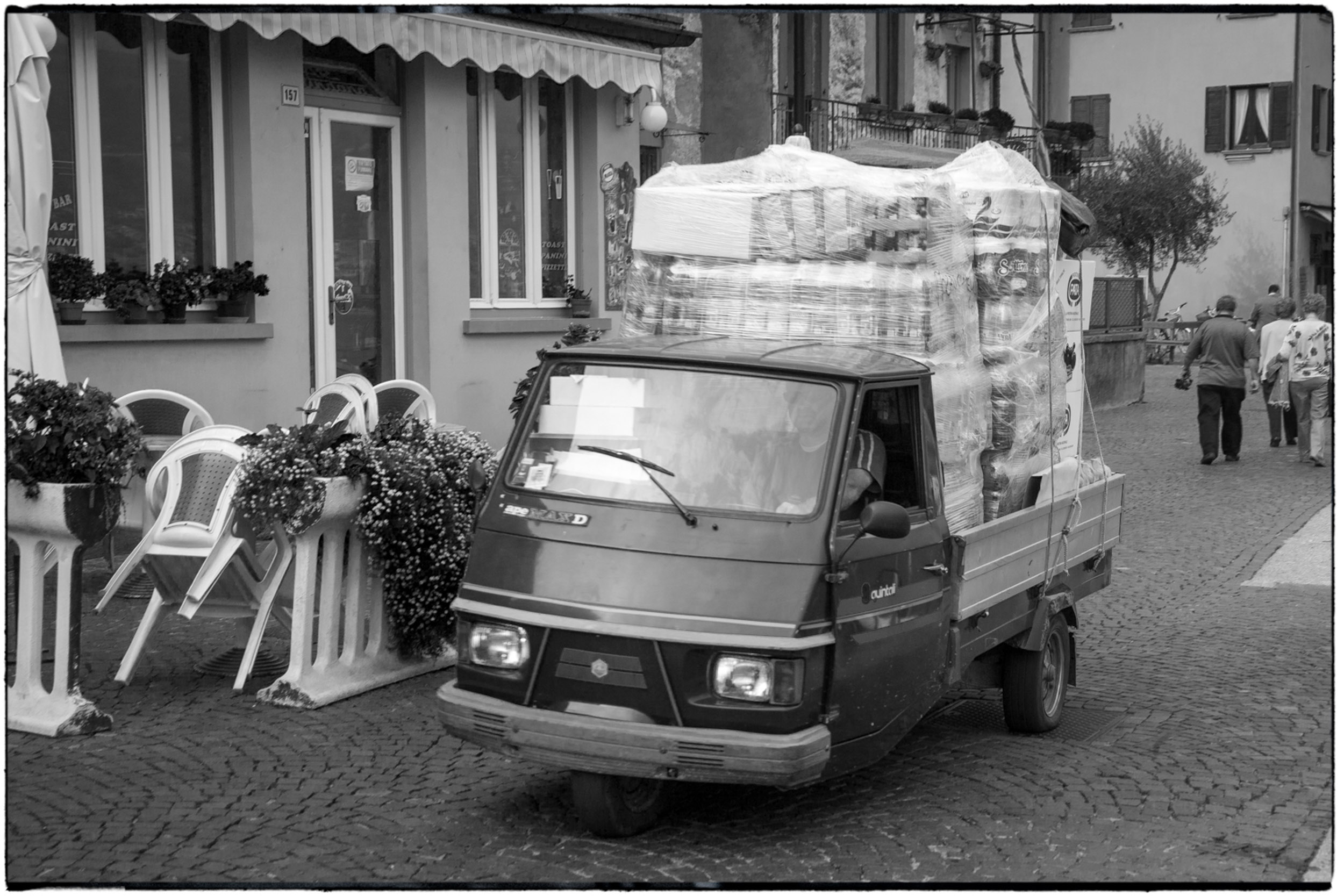 ISEO B&W-20.jpg