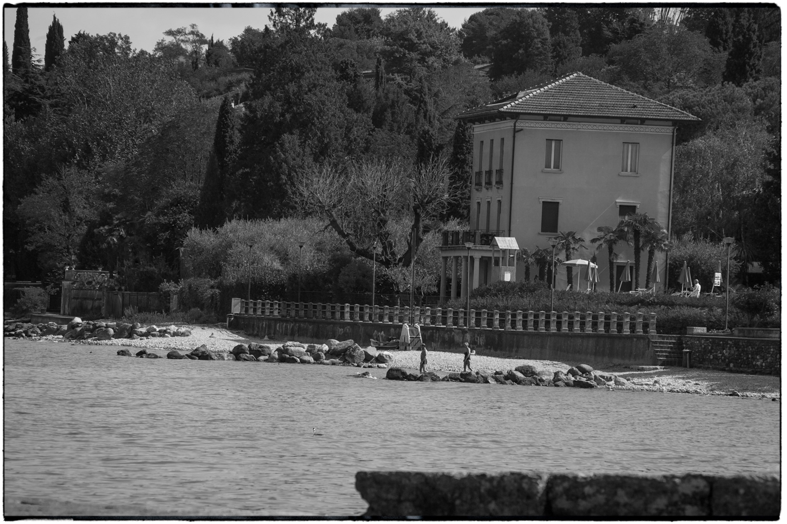 ISEO B&W-03.jpg