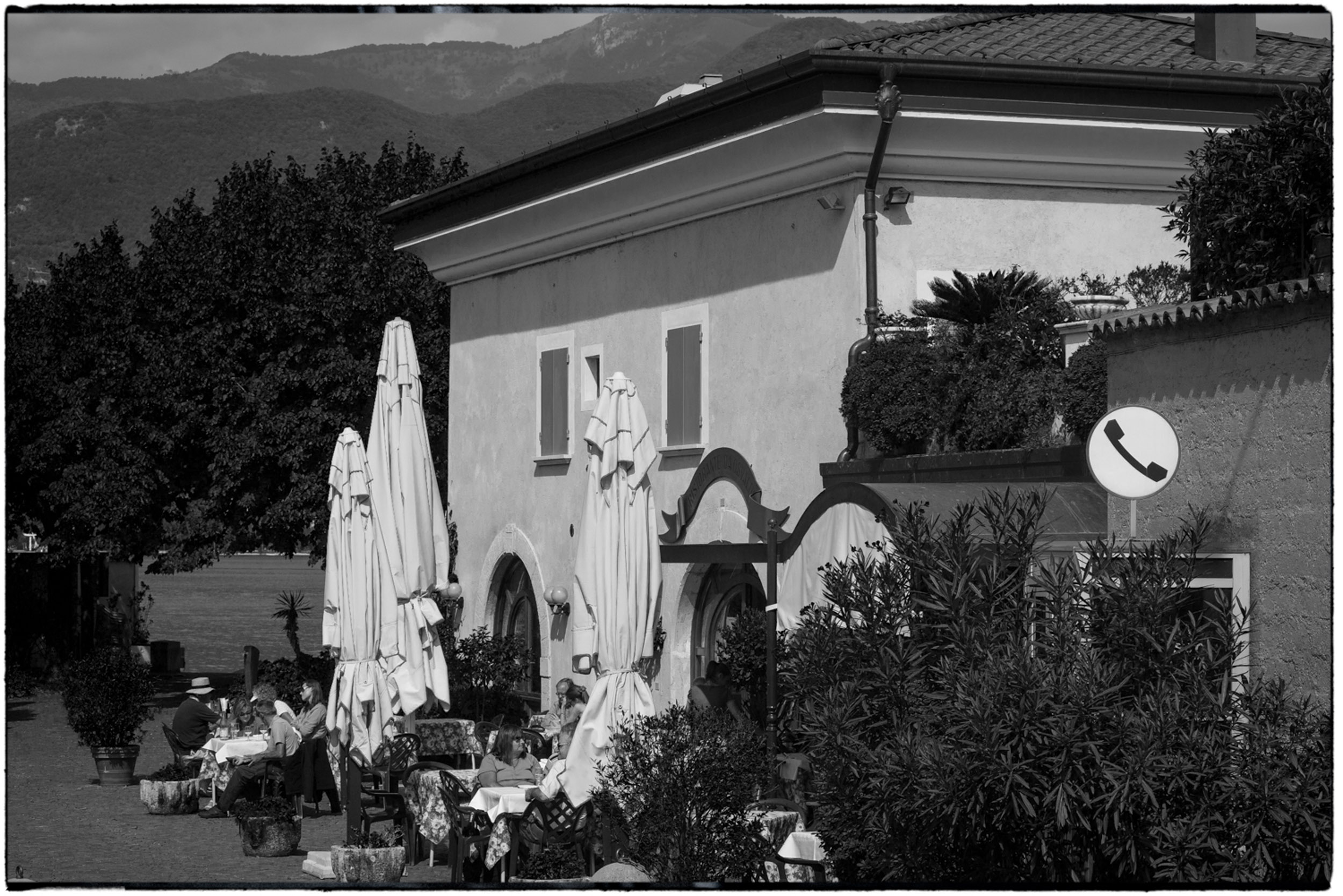 ISEO B&W-08.jpg
