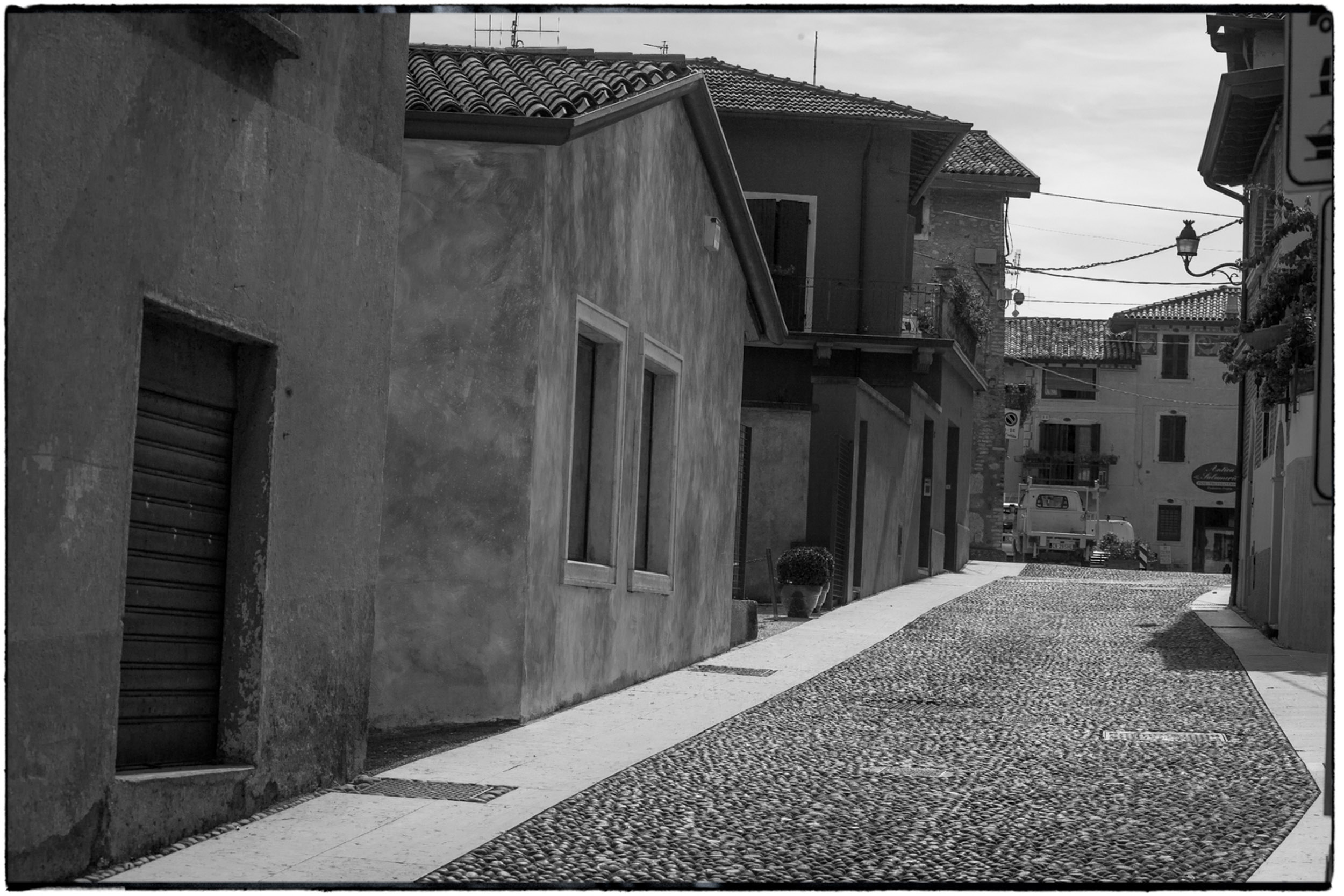 ISEO B&W-15.jpg