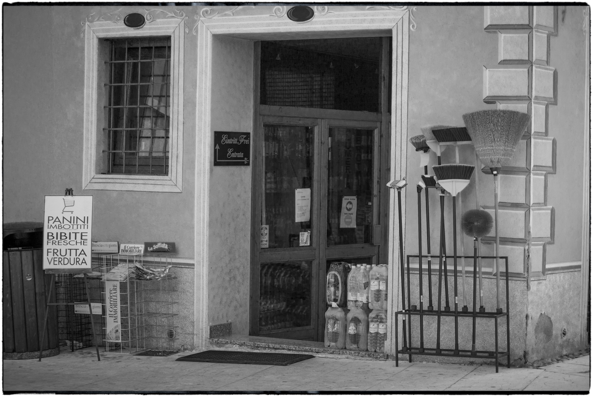 ISEO B&W-22.jpg