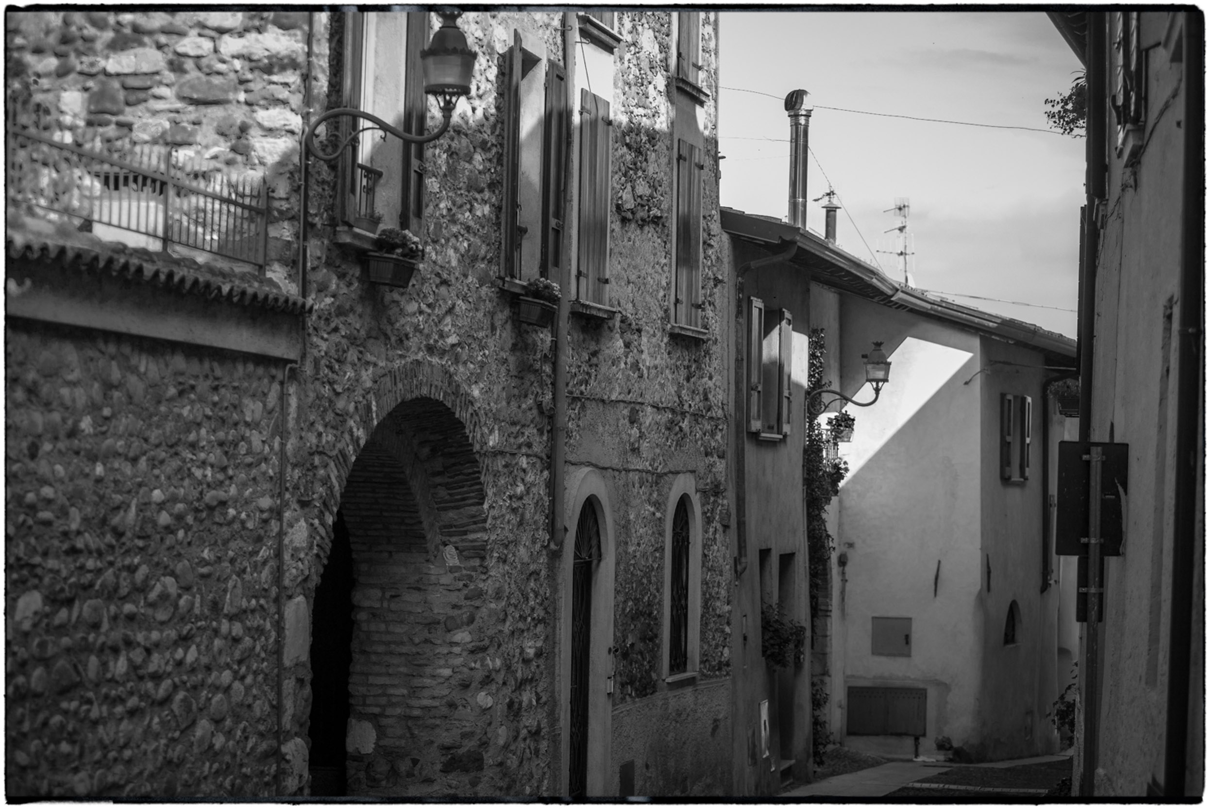 ISEO B&W-34.jpg