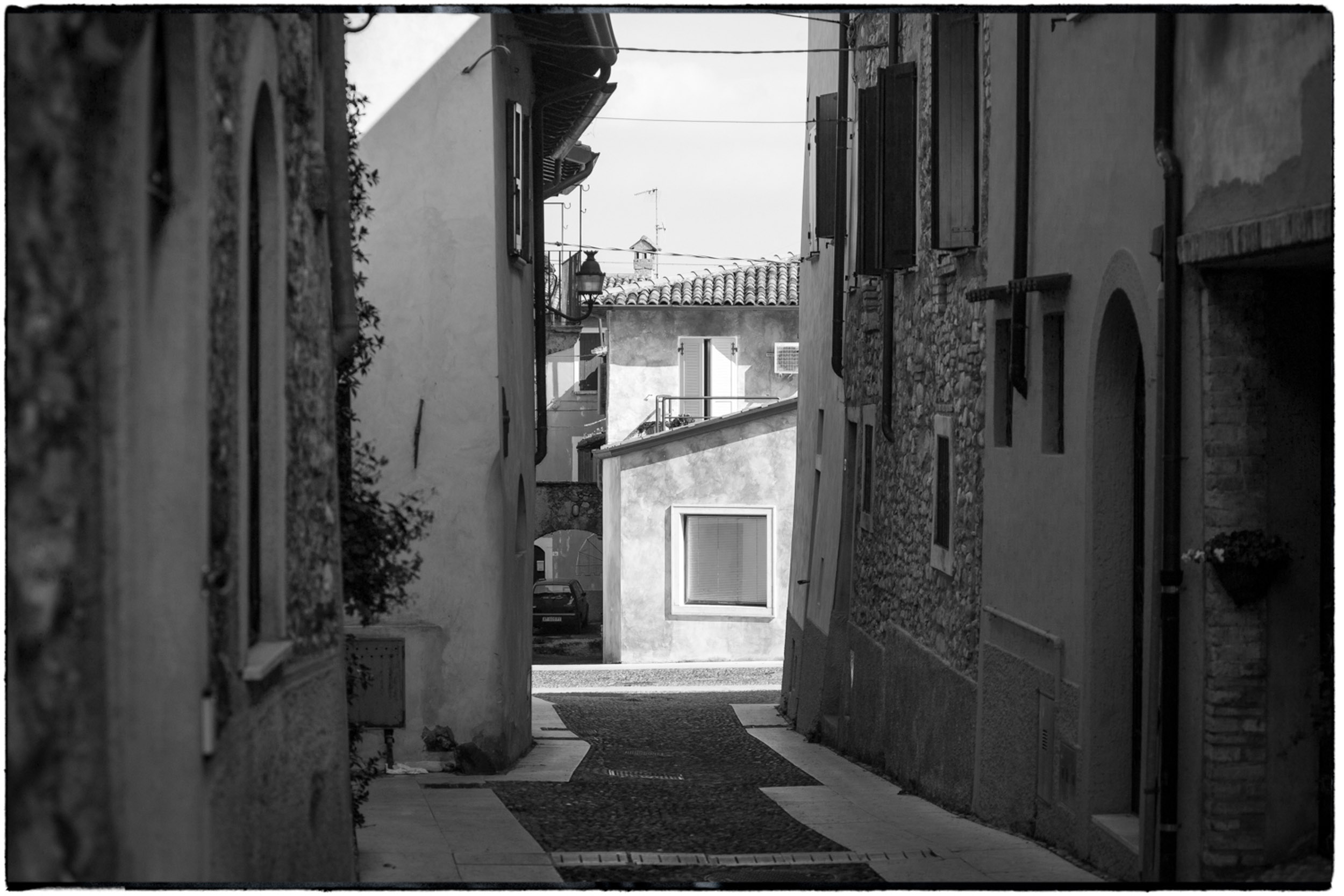 ISEO B&W-35.jpg
