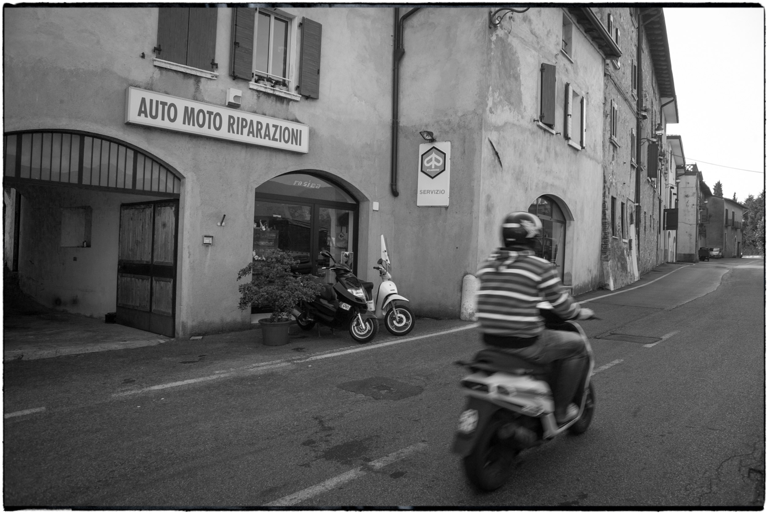 ISEO B&W-37.jpg