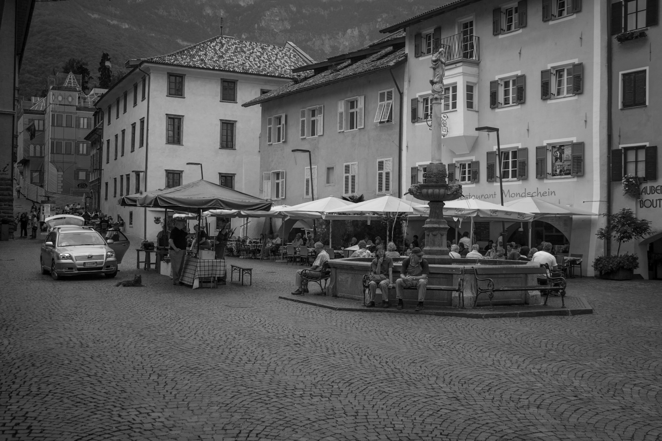 Salo B&W-23.jpg