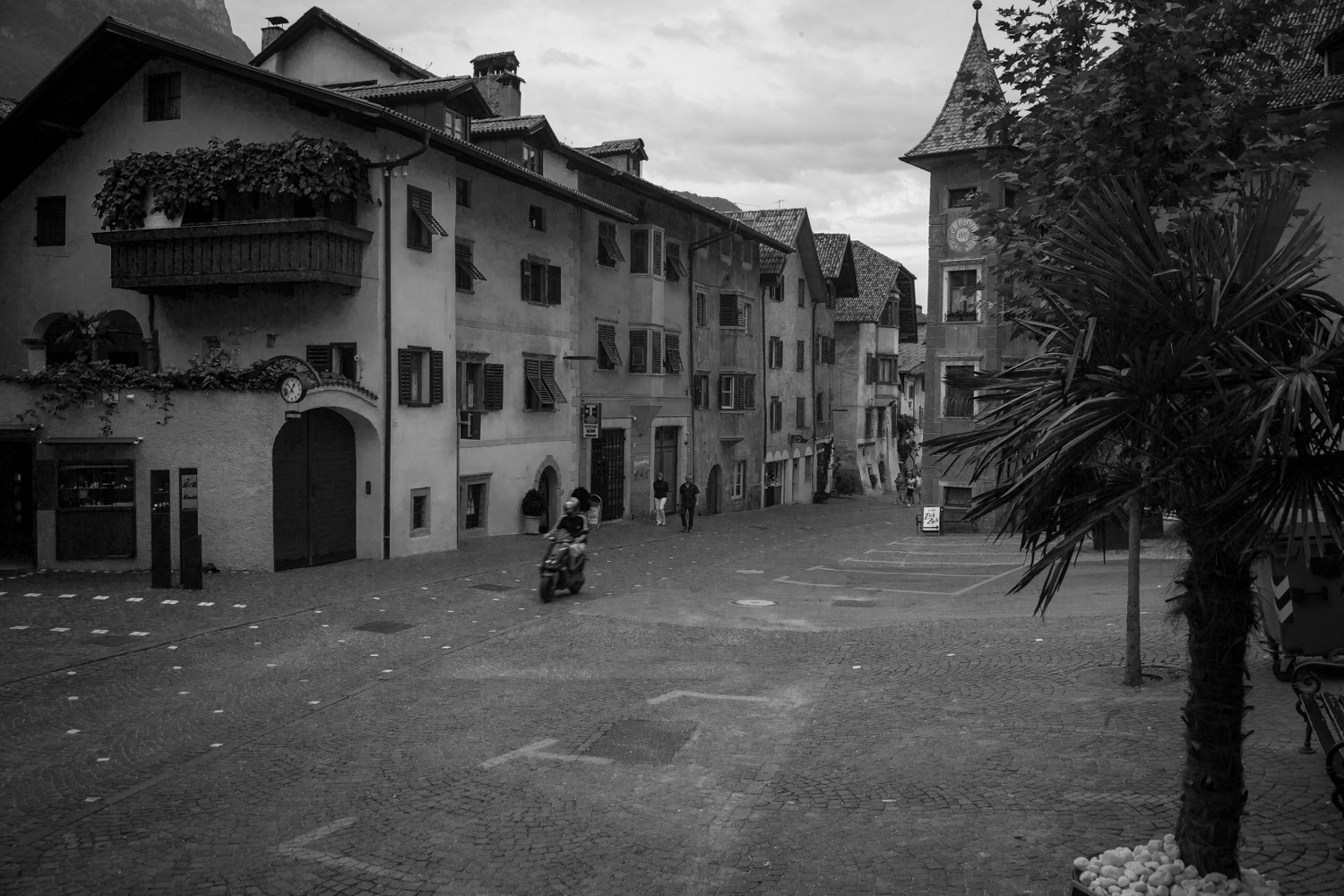 Salo B&W-25.jpg