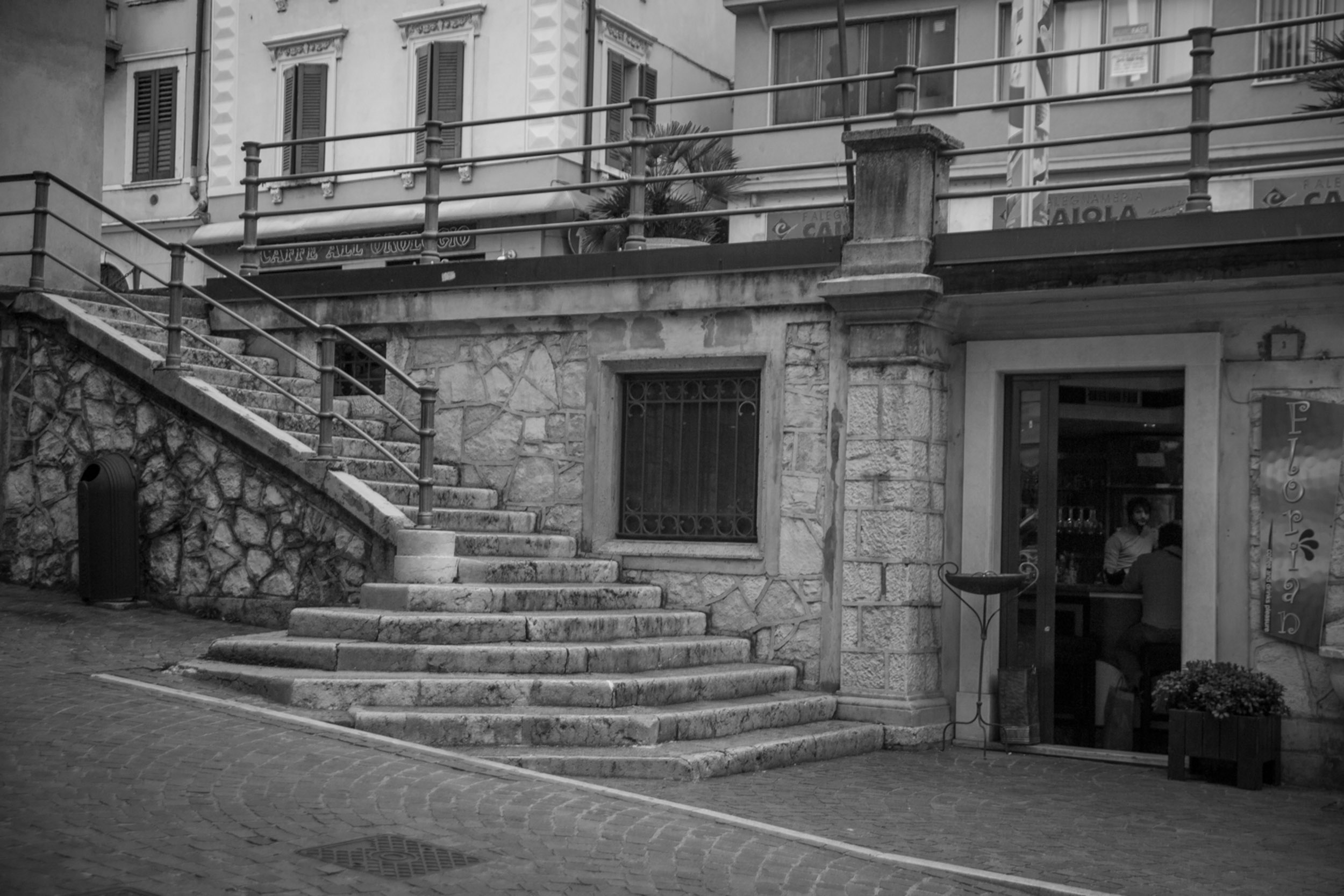 Salo B&W-6.jpg